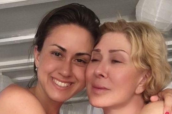 «Решили хайпануть»: дочь Успенской ответила на критику адвоката певицы — Звезды