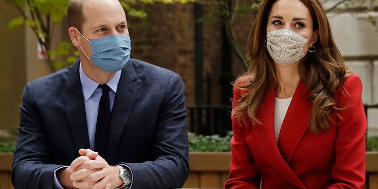 Кейт Миддлтон и принц Уильям встретились с финалистами фотоконкурса Hold Still