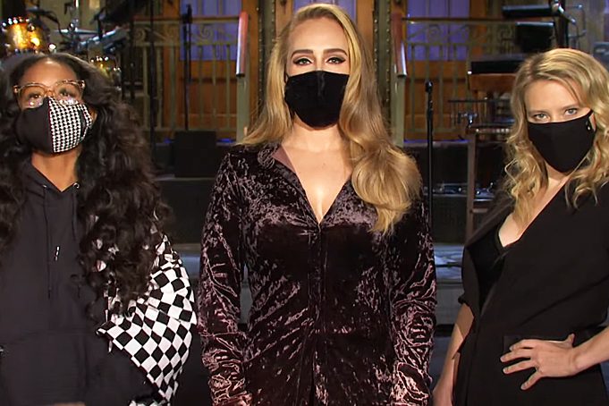 Адель продемонстрировала стройную фигуру в промо-ролике шоу Saturday Night Live, HELLO! Russia