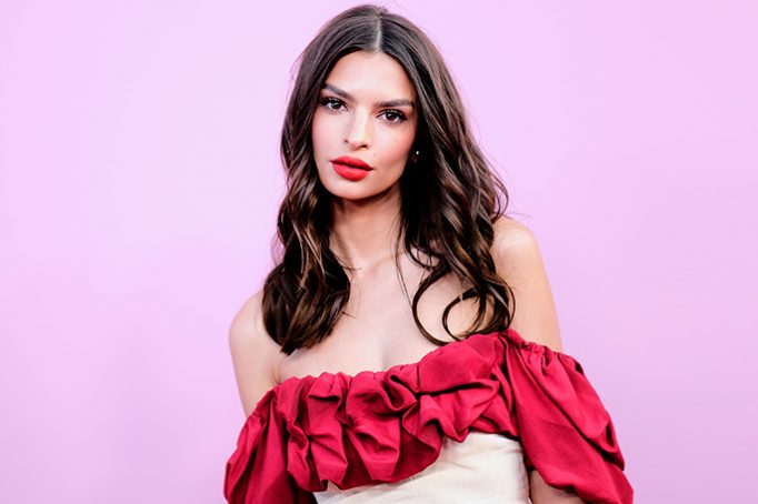 Эмили Ратажковски ждет ребенка, HELLO! Russia