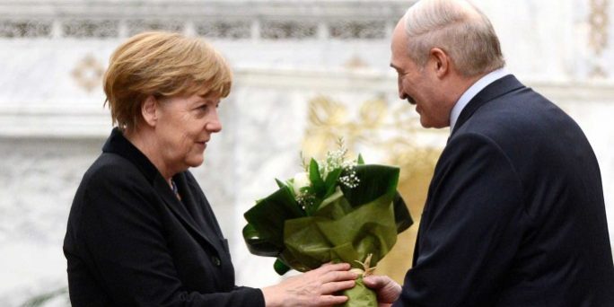 Ангела Меркель подложила свинью Александру Лукашенко, сегодня, 2020 :: Политика :: Дни.ру