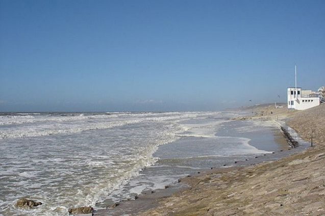 Британская полиция заявила о ЧП на нефтяном танкере в проливе Ла-Манш | Происшествия