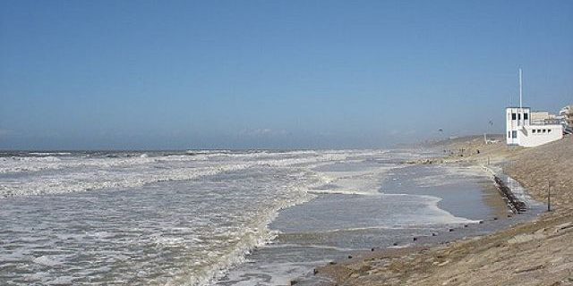 Британская полиция заявила о ЧП на нефтяном танкере в проливе Ла-Манш | Происшествия