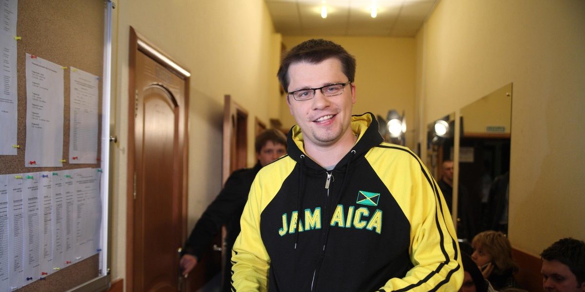 Секс втроем, фильм «Текст» и Яна Кошкина: коллеги Харламова посмеялись над его разводом