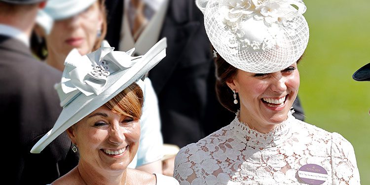 Мама Кейт Миддлтон рассказала о виртуальной встрече с внуками Джорджем, Луи и Шарлоттой перед Рождеством