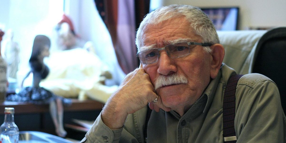 «У него начался некроз тканей»: пасынок Армена Джигарханяна о последних днях и словах актера