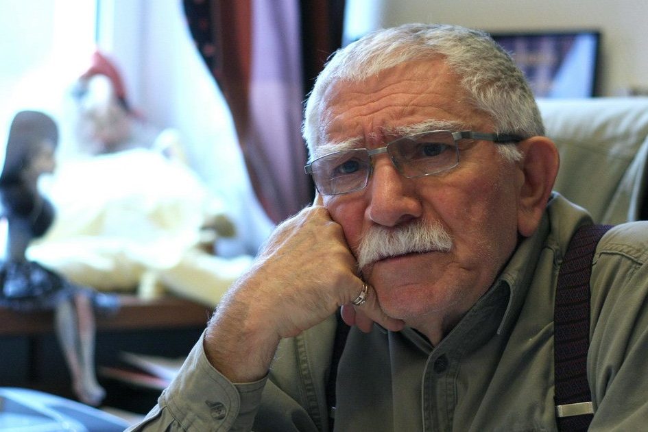 «У него начался некроз тканей»: пасынок Армена Джигарханяна о последних днях и словах актера
