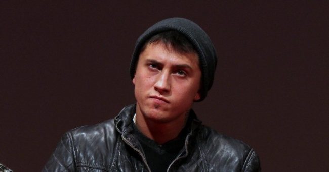 «Подрался за бабушку в гей-клубе»: Павел Прилучный впервые о драке и операции
