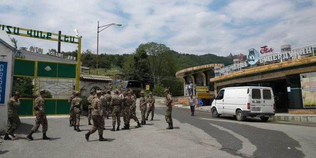 Экс-глава ВДВ РФ рассказал, чем грозят бои за Степанакерт в Карабахе | Общество