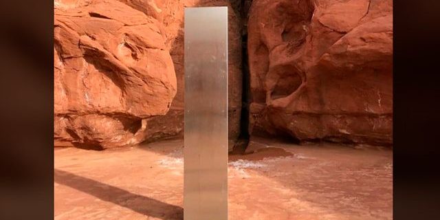 СМИ: найденный в пустыне Юты таинственный монолит исчез | Общество