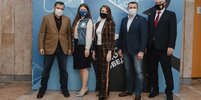 Владимир Путин поздравил Волонтеров Победы с 5-летним юбилеем :: Общество :: Дни.ру