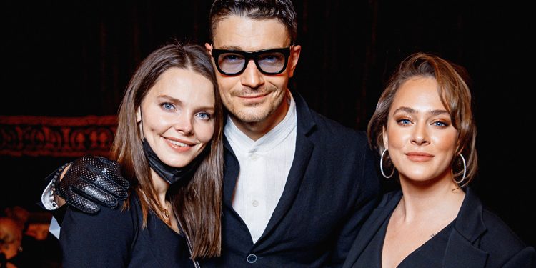 Елизавета Боярская, Максим Матвеев, Аглая Тарасова и другие на премьере фильма «Серебряные коньки»