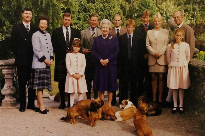 в сети появились открытки королевской семьи за 20 лет, HELLO! Russia