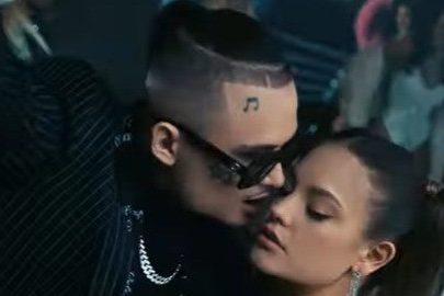 Моргенштерн похвастался пышным задом своей девушки в новом клипе