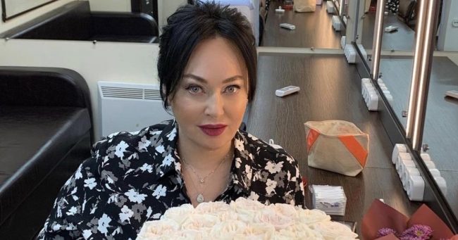 Гузеева удивила короткой челкой на съемках новогоднего шоу — Звезды