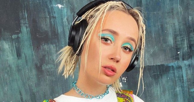 Клава Кока купила папе автомобиль