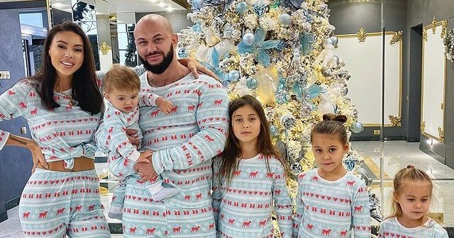 Оксана Самойлова устроила жуткий праздник дочерям перед Новым годом