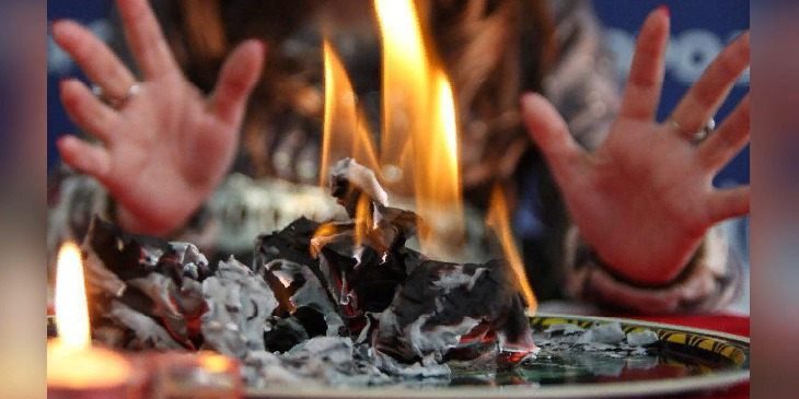 5 гаданий на Святки для тех, кто хочет пощекотать нервы