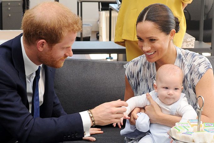 Сын принца Гарри и Меган Маркл Арчи поздравил с Новым годом слушателей их первого подкаста: аудио, HELLO! Russia