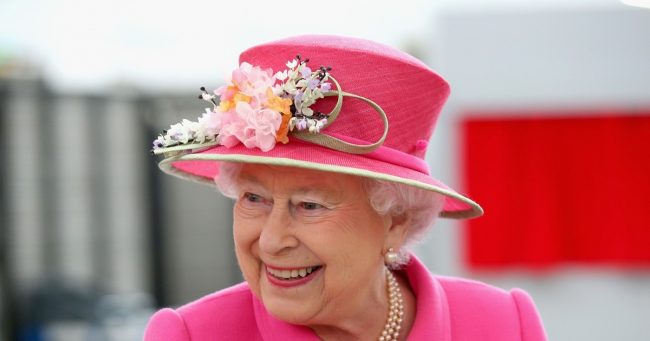 Елизавета II сделала прививку от коронавируса