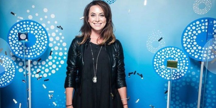 «В масле» — Наталья Фриске забрала из салона свой первый новый автомобиль