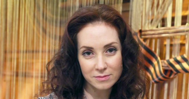 Была в секте и вышла замуж за брата. Слухи, едва не погубившие карьеру Анны Большовой