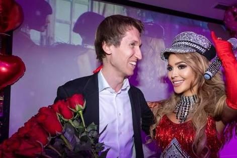 Анна Калашникова готовится к свадьбе — Звезды