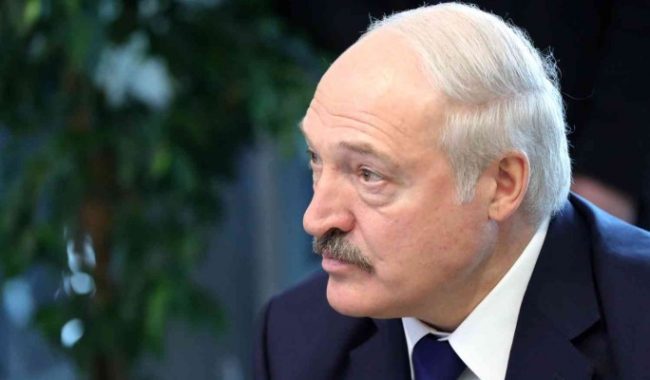 Александр Лукашенко обязательно потеряет поддержку ОМОНа – публицист Александр Невзоров :: Политика :: Дни.ру