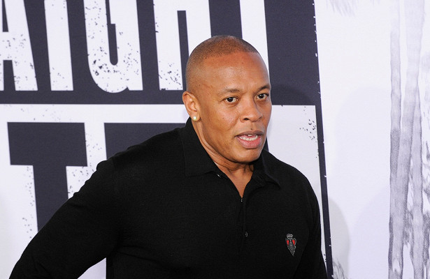 Рэпер Dr. Dre угодил в реанимацию