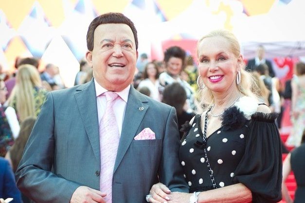 Вдова Иосифа Кобзона призналась, что они с артистом полжизни скрывали приемного сына