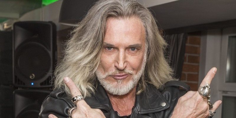 Облили водой из туалета и накормили пюре, которое топтали ногами. Джигурда в Comment Out