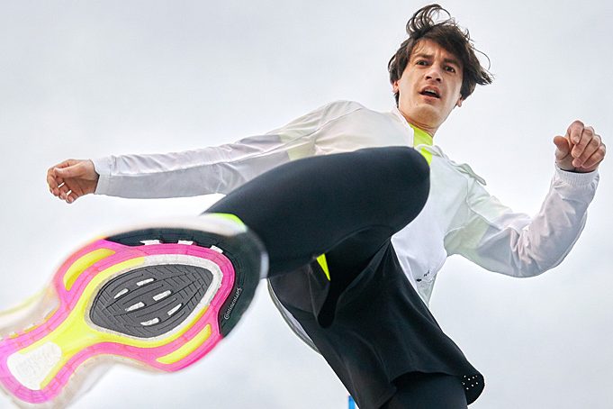 От бегущего Гудкова до игривого Дорна: дайджест fashion-новостей недели