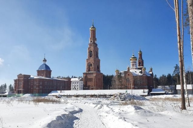 В Среднеуральском монастыре проведены обыски подозреваемого в убийстве | Общество