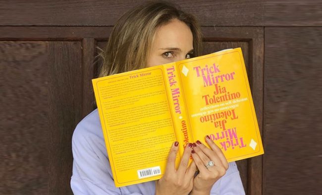 любимые книги Натали Портман, Джулии Робертс, Тома Хэнкса и других, HELLO! Russia