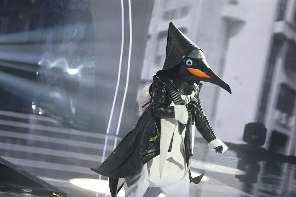 Азиза разочаровалась в жюри и со слезами покинула студию. Четвертый выпуск шоу «Маска»