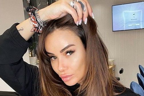 Айза: «Младшему сыну дали фамилию моего первого супруга. Это был удар ниже пояса»