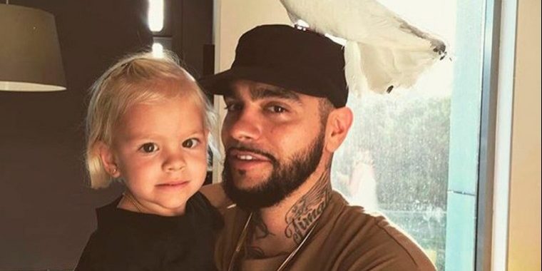 Без мамы, но со звездой «Холостяка»: дочь Тимати отметила день рождения на Мальдивах