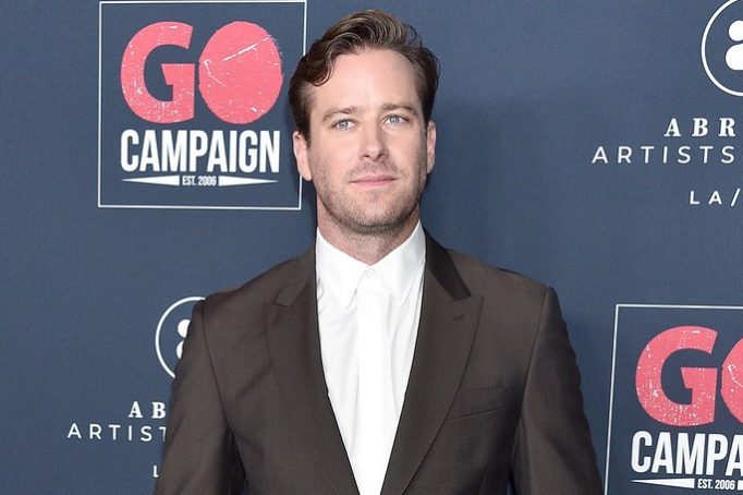 Арми Хаммер потерял еще одну роль в фильме из-за обвинений в изнасиловании, HELLO! Russia