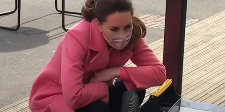 Кейт Миддлтон и принц Уильям впервые за долгое время вышли в свет, HELLO! Russia