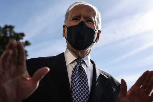 тройное падение Байдена на трапе сняли на видео, подробности, 2021 :: Политика :: Дни.ру