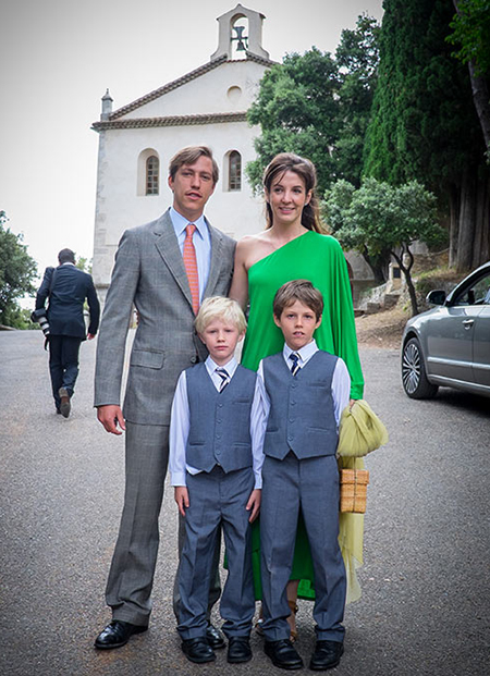Принц Люксембургский Луи и его супруга, принцесса Тесси с сыновьями Габриэлем и Ноем