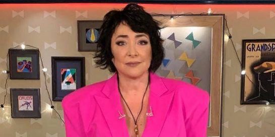 Лолита подчеркнула изящные ножки обтягивающим костюмом