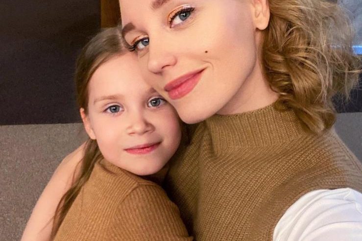 «33 года — это уже очень много»: смешные поздравления звездных детей, которым вы умилитесь — Звезды