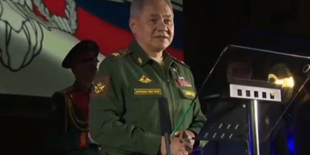 Шойгу вручил спортсменам премию «Армеец года» | Армия | Общество