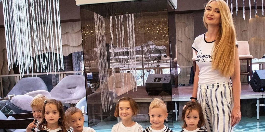 Мама пятерни Оксана Кобелецкая купила квартиру