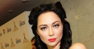 «Они изрешетили всю квартиру!»: Настасья Самбурская разревелась из-за ремонтников