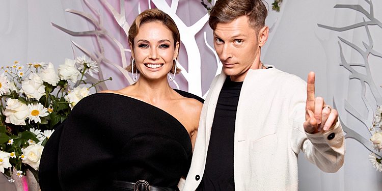 Ляйсан Утяшева и Павел Воля опубликовали фотографии подросшего сына Роберта