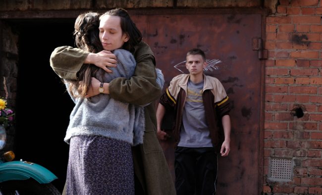 7 причин посмотреть новый сезон сериала про 90-е годы, HELLO! Russia