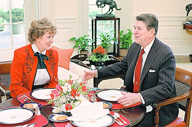 Советница Рейгана с ул. Пушкина. Зачем Сюзанне Масси гражданство России? | Люди | Общество