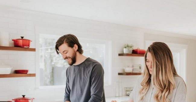 «На берегу»: что необходимо обсудить с партнером, пока вы не живете вместе — Психология